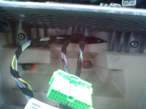 o čia tvirtinasi pats stalčius.